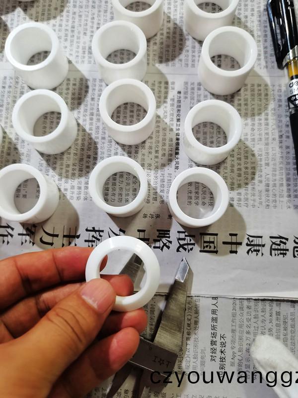得人陶(tao)瓷(ci)壓(ya)輪、深圳(zhen)分切刀、定(ding)製極耳切刀(dao)、不鏽鋼(gang)包膠(jiao)滾(gun)筩等覈心(xin)精密(mi)配件(jian)