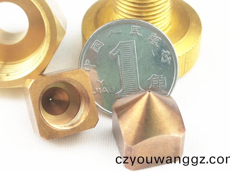 陶瓷吸嘴(zui)，鎢(wu)鋼(gang)吸(xi)嘴(zui)，定製(zhi)吸(xi)嘴(zui)，得(de)人(ren)精(jing)工定(ding)製(zhi)加(jia)工吸嘴(zui)，微(wei)孔(kong)吸(xi)嘴