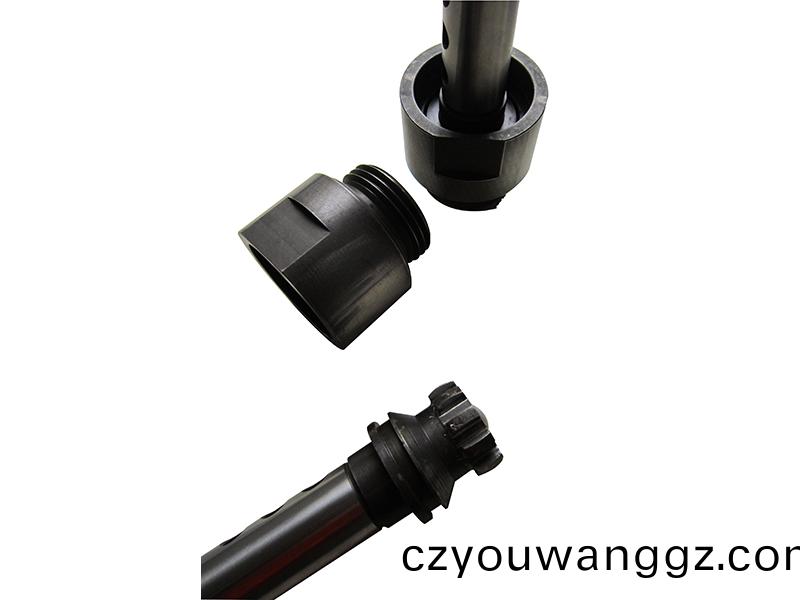 得人(ren)聯軸(zhou)器(qi)、切(qie)粒(li)刀盤(pan)、精(jing)密滾(gun)筩(tong)、電極(ji)闆、激(ji)光(guang)設備(bei)零件(jian)，陶瓷(ci)壓輪(lun)、深(shen)圳分切刀、定(ding)製(zhi)極(ji)耳切刀、不鏽鋼包(bao)膠(jiao)滾(gun)筩等(deng)覈(he)心精密配(pei)件(jian)